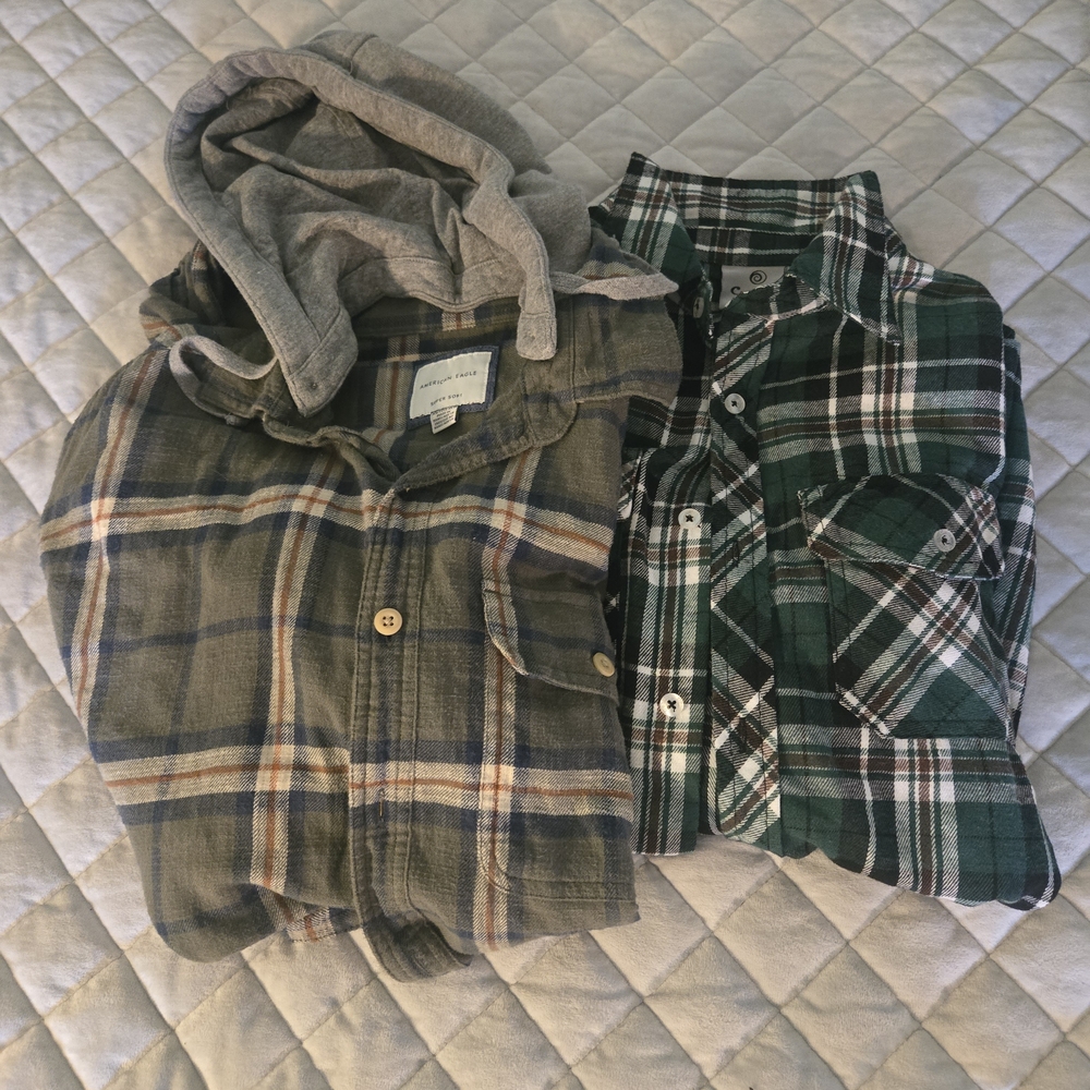 Men's Olive Green Plaid Button-Down Shirt - Casual Flannel